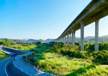 穿越苗栗在地人自豪的119縣道，拜訪擁有美味麵包和西湖式人情味的「柴燒卡帕尼」