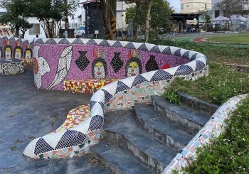 到屏東體驗部落生活，漫步魯凱神話藝術村、穿排灣族服，感受人與人相處純真美好