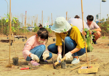 小小尖兵大大功勞，齊力種樹護地球