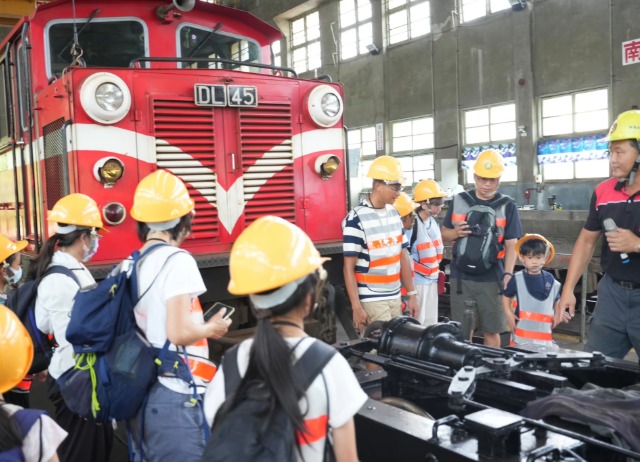 阿里山小火車 Cheers！職人體驗列車(12/3中午12點開放...